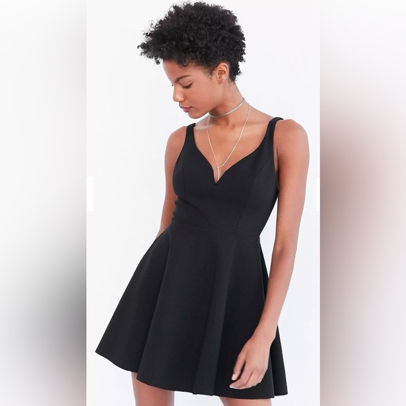 ANTHROPOLOGIE Kimchi Blue Heart Of The Ocean Sweetheart Mini Dress Black - Picture 4 of 10